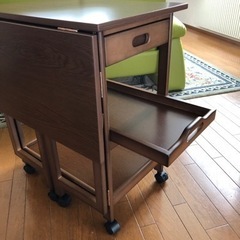 中古ワゴン　ニトリ　テーブルにもなる！の画像