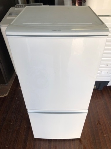 北九州市内配送無料　保証付き　シャープ SHARP SJ-D14B-W [冷蔵庫(137L・つけかえどっちもドア) 2ドア ホワイト系]