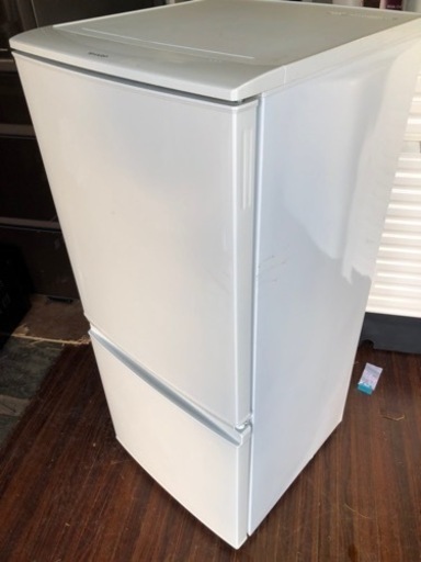 北九州市内配送無料　保証付き　シャープ SHARP SJ-D14B-W [冷蔵庫(137L・つけかえどっちもドア) 2ドア ホワイト系