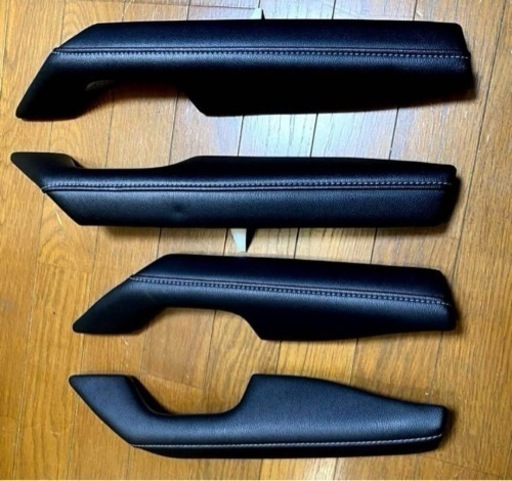 美品　アームレスト　トヨタ純正 ハイラックス GUN125 ドアトリム