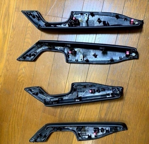 美品　アームレスト　トヨタ純正 ハイラックス GUN125 ドアトリム