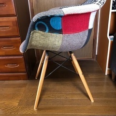 値下げしました！イームズ チェア パッチワーク リプロダクト　アームシェルチェア 木脚 デザイナーズ 家具 の画像