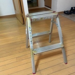 小さい脚立の画像