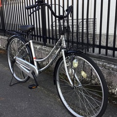 整備・美品車＞シティサイクル・26インチ自転車・シルバー 変速なし 鍵