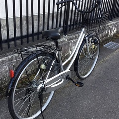 整備・美品車＞シティサイクル・26インチ自転車・シルバー 変速なし 鍵