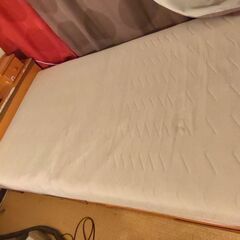 セミダブルベッド　マットレス付き