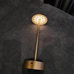 テーブルランプの画像