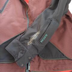 BURTONスノーボードウェアの画像