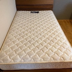 セミダブルベッドの画像