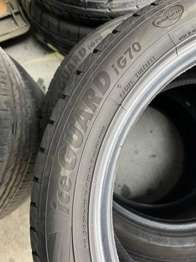 225/50-18スタッドレスタイヤ