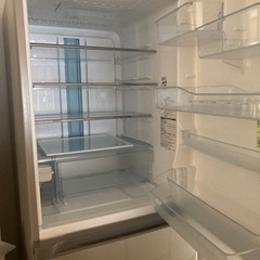 東芝5ドアノンフロン冷蔵庫　427L (4人家族程度) 300円‼️の画像