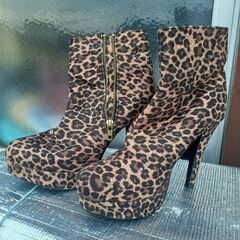 ヒョウ柄　ショートブーツ