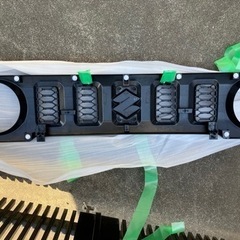 スズキ　ジムニー　JB64 フロントグリルの画像