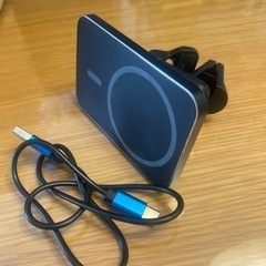 車載磁気スマホ充電器の画像