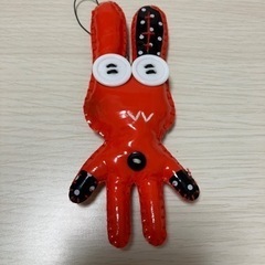 ストラップ付き人形