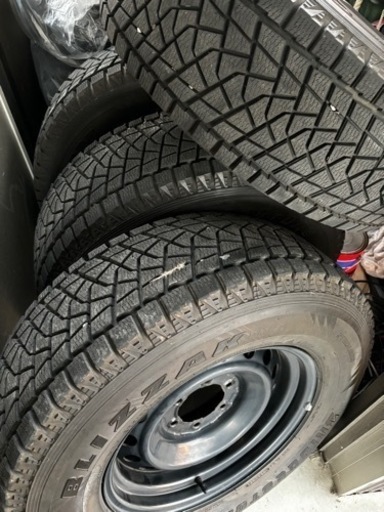 スタッドレスタイヤ　265/70R17 fjクルーザー純正　スチールホイール