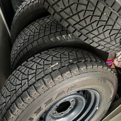 スタッドレスタイヤ　265/70R17 fjクルーザー純正　スチールホイールの画像