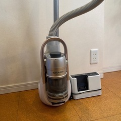 シャープ　充電式コードレス掃除機