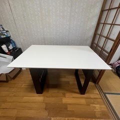 テーブル！ニトリの画像