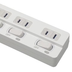 ニトリ 4個口節電タップ(2m PJE2-4M)の画像