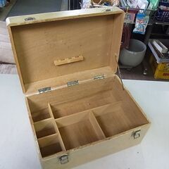 木製　救急箱　薬箱　応急処置　収納箱　の画像