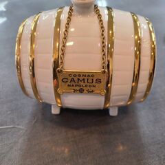 J4032 未開栓　カミュ　ナポレオン　樽型陶器ボトル　【リユー...