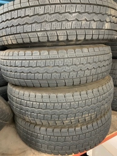 145R12 6PRスタッドレスタイヤバリ溝！