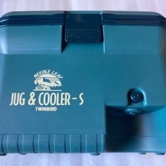 ツインバードクーラーボックス、水筒、コップの画像