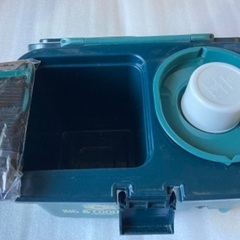 ツインバードクーラーボックス、水筒、コップの画像