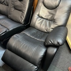 ヤマダ電機　電動リクライニングソファー　3人掛け　ダークブラウンの画像