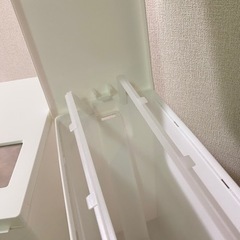 ゴミ箱　ペダル式　おしゃれ　ホワイトの画像