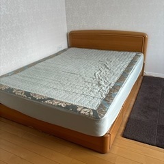 クイーンサイズのベッド　至急