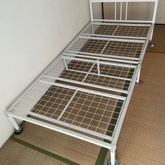 組立式・スチールフレーム・シングルベッド・折り畳みマットレス付きの画像