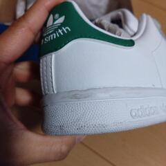 (値下げ！)200　adidas　白　箱付きの画像
