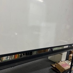 ホワイトボード 脚付き 両面 ブラックフレーム の画像