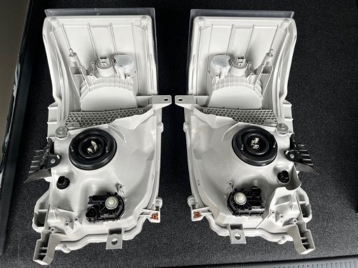【新車納車前外し】ハイエースワイド　7型　バン　フロントバンパー　フロントグリル　ヘッドライト　ボンネット　ホワイトパール