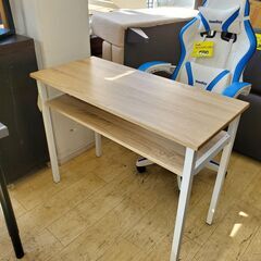 デスク 机 PCデスク 木製×スチール  ホワイト×ナチュラル 木目模様 コンセント2個付き■横幅100cm×奥行45cm×高さ76cm■買取帝国 朝霞店 配達可能の画像