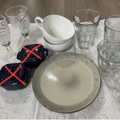 食器　グラス　皿　全部でこの値段