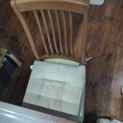 【差し上げます】　テーブル135✕80✕70　椅子✕3脚の画像