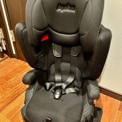 【美品】Aprica(アップリカ)エアグルーヴ プラス ストリングブラックBK 軽量チャイルド&ジュニアシート 1歳頃からのロングユース仕様 (両サイドドリンクホルダー&ランバーサポート搭載)の画像