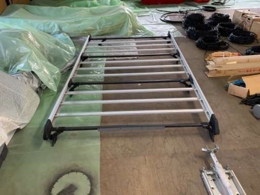 ハイエース　キャリア