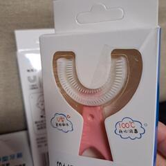 今ならおまけ付き！お値下げ中！未使用 幼児用 U型 歯ブラシ 2歳～6歳 3個セットの画像
