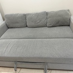 ソファーベッド&鏡 の画像