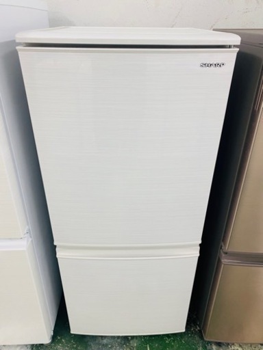 新生活応援美品【シャープ】2ドア 冷凍冷蔵庫 137L SJ-D14F-W 2020年 霜取不要 つけかえどっちもドア 耐熱100℃トップテーブル