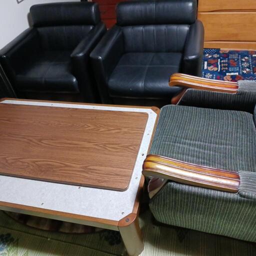 ソファー三脚差し上げます