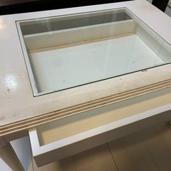 アンティークガラステーブル　引戸付きの画像