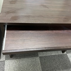 パソコンデスクの画像