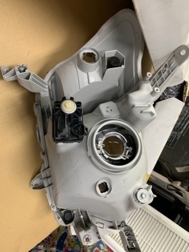 プロボックス左のヘッドライト、フェンダー