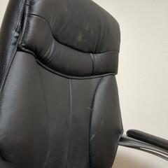 ゲーミングチェア風の椅子の画像