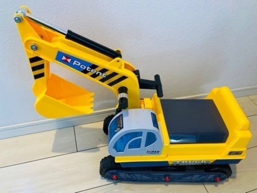 足こぎ　ショベルカー　ヘルメット付　乗物　働く車　キッズ　ベビー　パワーショベル